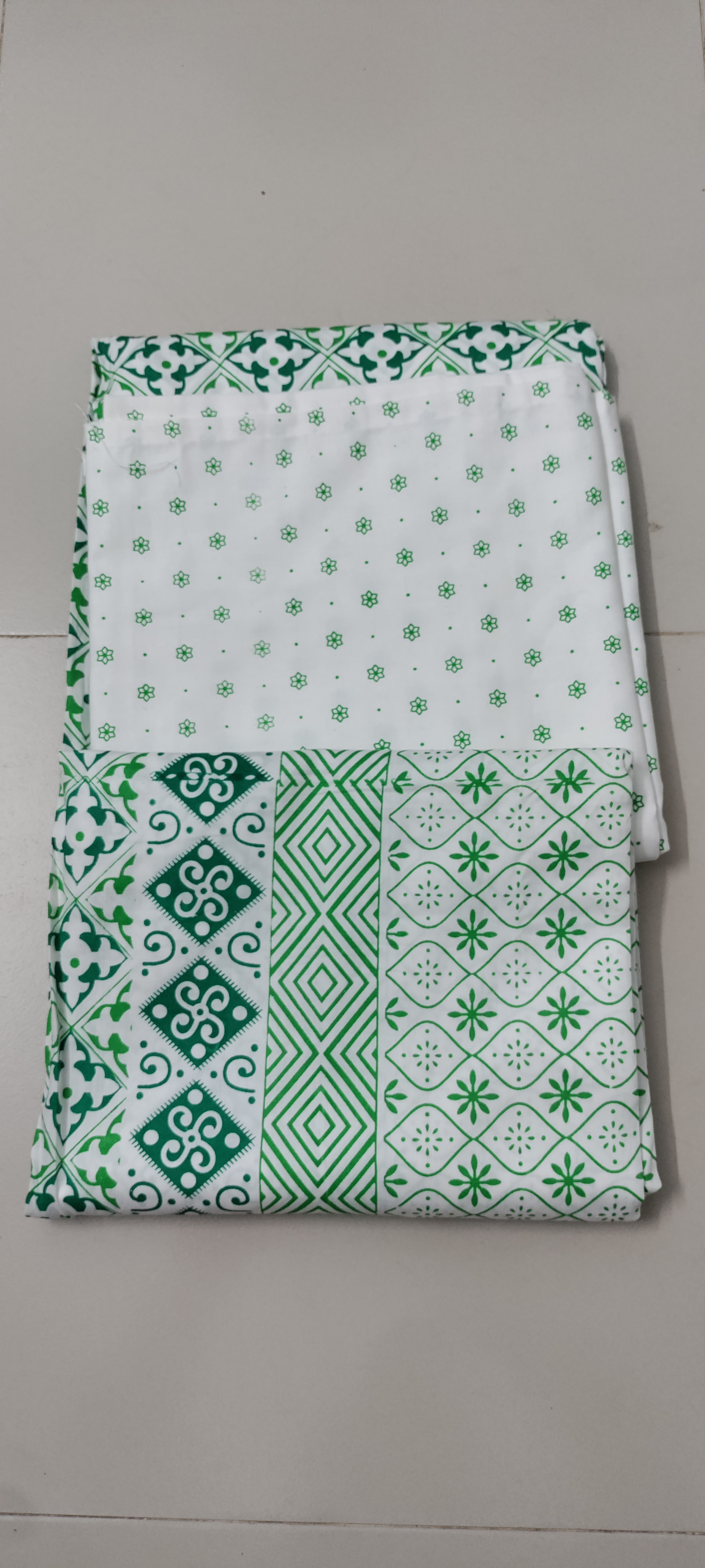 White & Emerald Green Bedcover with Pillow Covers